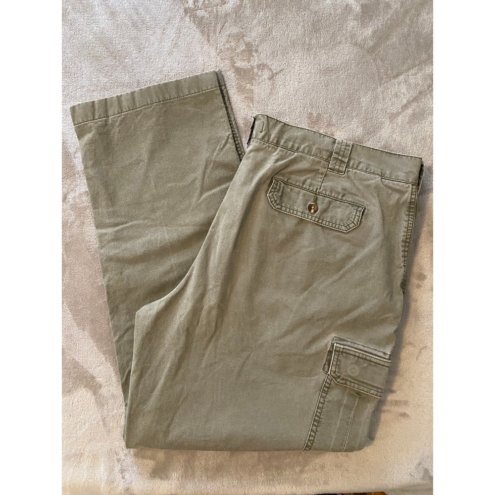 LL Bean Men Classic Fit Cargo Pants 42W x 31L Olive Green Cotton Earthy Workwear